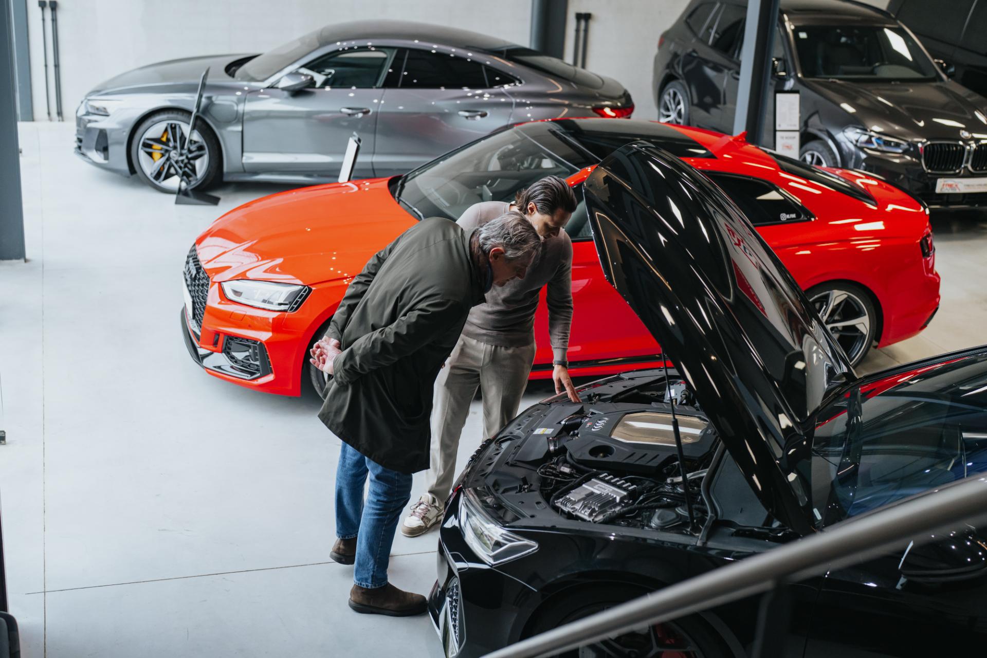 Motor Inspectie Audi Showroom Auto Import